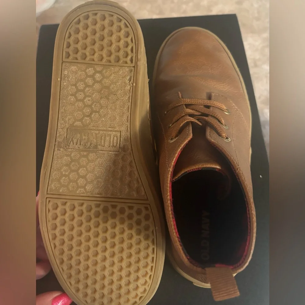 Old Navy Tan Chukka Boots for Kids